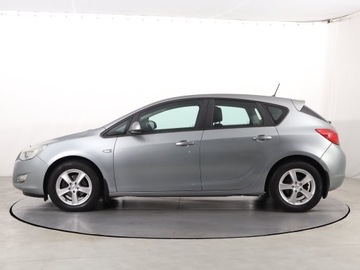 Opel Astra J Hatchback 5d 1.6 Twinport ECOTEC 115KM 2010 Opel Astra 1.6 16V, Klima, Klimatronic,ALU, zdjęcie 2