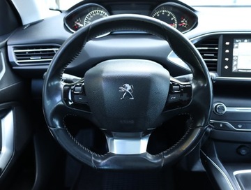 Peugeot 308 II Hatchback 5d 1.2 PureTech 130KM 2015 Peugeot 308 1.2 PureTech, Navi, Klima, zdjęcie 19