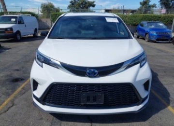Toyota Sienna III 2023 Toyota Sienna 2023, 2.5L, 4x4, XSE, po kradziezy 2.5 Benzyna 189KM, zdjęcie 4