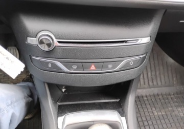 Peugeot 2018 Peugeot 308 122018r. 1.5 HDI. Lekko uszkodzony przod i prawy tyl. Jezdzi., zdjęcie 14