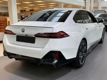 BMW Seria 5 G90-91 Touring 2.0 520d 197KM 2026 Od ręki - 520d xDrive (197KM) | Harman Kardon + Zawieszenie sportowe, zdjęcie 4