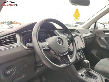 Volkswagen Tiguan II SUV 2.0 TDI 190KM 2019 Volkswagen Tiguan R-LINE Salon Polska Bezwypadkowy 4Motion 1-Wlasc. Automa, zdjęcie 4