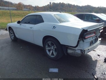 Dodge Challenger III 2022 Dodge Challenger SXT 2022 3.6L 3.6 Benzyna 303KM, zdjęcie 3