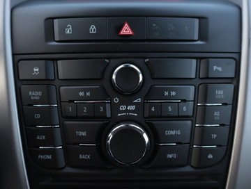 Opel Astra J Hatchback 5d 1.4 Turbo ECOTEC 140KM 2011 Opel Astra 1.4 T, Klima, Tempomat, Parktronic, zdjęcie 17