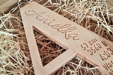 Drewniana litera, metryczka z drewna grawer 25cm, prezent na chrzest roczek