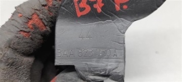 3AA823730A OSLONA ZAWIASU BLOTNIKA PRAWA PASSAT B7