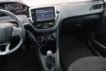 Peugeot 208 I Hatchback 5d Facelifting 1.2 PureTech 82KM 2018 Peugeot 208 1.2 PureTech, Klima, Tempomat, zdjęcie 7