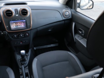 Dacia Logan II Sedan Facelifting 0.9 TCe 90KM 2018 Dacia Sandero 0.9 TCe, GAZ, Automat, Skóra, Navi, zdjęcie 7