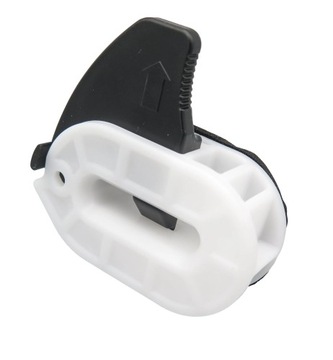 SPINKA ZACZEP GNIAZDO ZAMEK TYLNEJ KANAPY TESLA MODEL 3 1099583-00-C