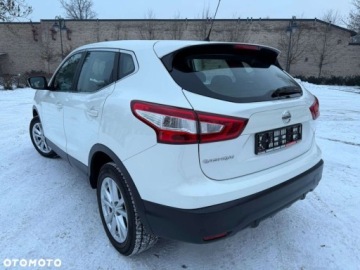 Nissan Qashqai II Crossover 1.2 DIG-T 115KM 2015 Nissan Qashqai Nissan Qashqai 1.2 DIG-T N-Vision 1.2 Benzyna 115KM, zdjęcie 9