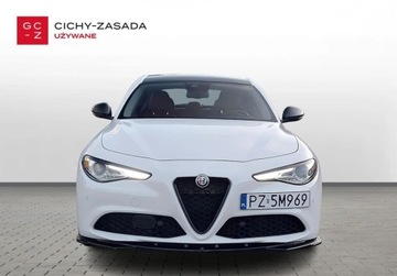 Alfa Romeo Giulia II Sedan Facelifting 2.0 Turbo 280KM 2021 Alfa Romeo Giulia 2.0 280KM 4x4 Q4 Czerwona Skora Kamera Szyberdach ElekrP, zdjęcie 7