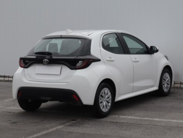 Toyota Yaris IV Hatchback 1.5 Dynamic Force 125KM 2023 Toyota Yaris 1.5 VVT-i, Salon Polska, zdjęcie 4