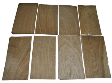 Комплект из натурального дубового шпона с инкрустацией.
