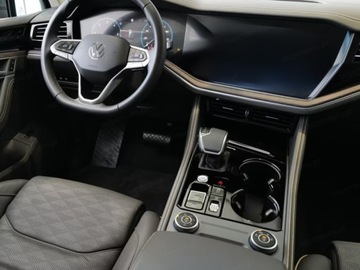 Volkswagen Touareg III SUV Facelifting 3.0 V6 TSI 340KM 2025 Elegance 3.0 V6 TFSI 4Motion 340KM, zdjęcie 9