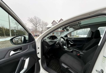 Peugeot 2014 Peugeot 308 Peugeot 308 PureTech 130 GPF Stop amp Start Allure Pack 1.2, zdjęcie 13