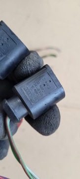 A4 B8 A6 A5 ZÁSTRČKA KLAKSON SIGNÁLU 4D0971992