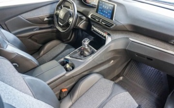 Peugeot 3008 II Crossover 1.2 PureTech 130KM 2019 Peugeot 3008 Peugeot 3008 1.2 130 KM Allure Pack 1.2 Benzyna 130KM, zdjęcie 31