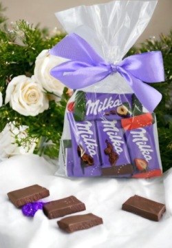 Набор шоколадных конфет Milka Naps, 10 шт., подарок на день рождения, микс