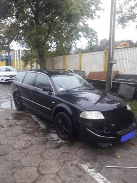 Volkswagen Passat B5 Sedan 2.5 TDI 150KM 2002 Volkswagen Passat 2,5 V6 B5 110kW nie sprawny na części z 2002, zdjęcie 6