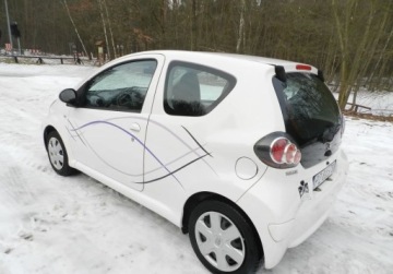 Toyota Aygo I Hatchback 3d 1.0 VVT-i 68KM 2010 Toyota Aygo mala tania niezawodna BEZ RDZY klima Benzyna 68KM, zdjęcie 3
