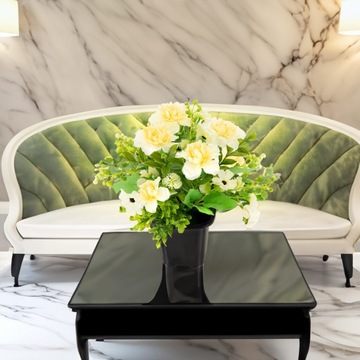 Искусственные цветы в горшке, украшение букета.