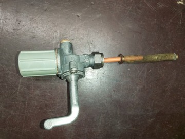 Trabant 601 Faucet - топливный кран открывается ручкой