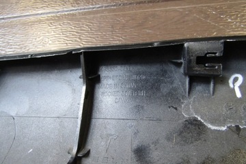 Накладка на порог правая TESLA модель Y 1497744-00-c