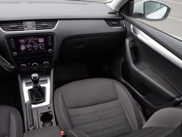 Skoda Octavia III Liftback Facelifting 1.4 TSI 150KM 2018 Skoda Octavia 1.4 TSI, Salon Polska, Klima, zdjęcie 7