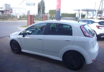 Fiat Punto Punto 2012 Hatchback 3d 1.4 8v 77KM 2014 Fiat Punto Fiat Punto Evo Salon PL 1.4 Benzyna 77KM, zdjęcie 8