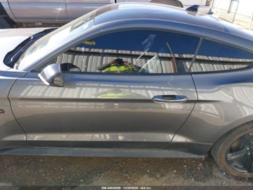 Ford Mustang VI Fastback Facelifting 5.0 Ti-VCT 450KM 2022 Ford Mustang Gt Premium Fastback 2022 5.0 Benzyna 450KM, zdjęcie 2