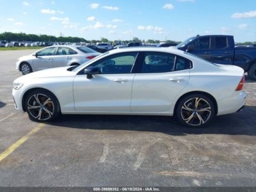Volvo 2024 Volvo S60 2024r, B5, Core Dark, 2.0L 2.0 Benzyna 247KM, zdjęcie 4
