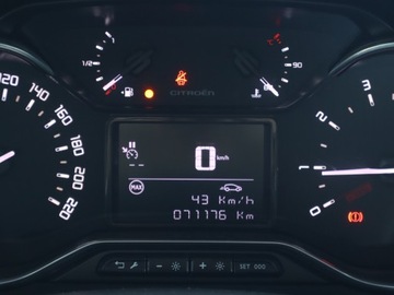 Citroen C3 III Hatchback Facelifting 1.2 PureTech 83KM 2020 Citroen C3 1.2 PureTech, Salon Polska, Klima, zdjęcie 10