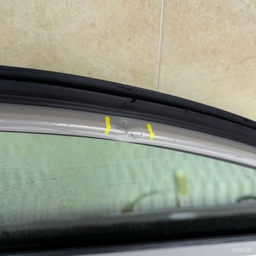 DVEŘE KOMPLETNÍ PŘEDNÍ LEVÉ JEEP AVENGER 2024 ROK