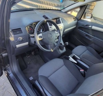 Opel Zafira B 1.8 ECOTEC 140KM 2009 Opel Zafira Opel Zafira 1,8 Cosmo Super Stan - serwisowany 1.8 Benzyna, zdjęcie 2