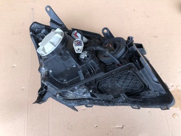 LEVÝ SVĚTLO SVĚTLOMET TOYOTA AVENSIS T25 2003-2006