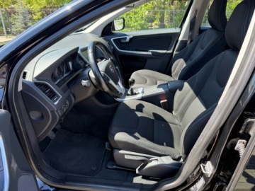 Volvo XC60 I SUV Facelifting 2.0 D3 DRIVE-E 150KM 2015 Volvo XC 60 NAWIGACJALEDYCZUJNIKI ZMIERZCHUGWARANCJA 2.0 Diesel 150KM, zdjęcie 4