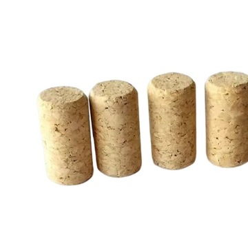 20 деревянных пробок для вина без рисунка.