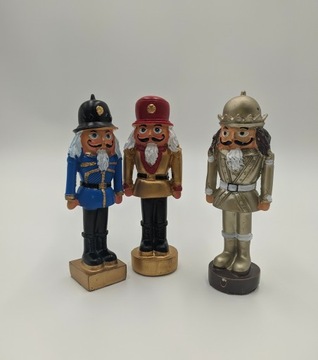 ŚWIECZNIK DZIADEK DO ORZECHÓW OZDOBA ŚWIĄTECZNA DEKORACJA ŚWIĘTA ca