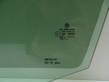 SKLO (OKNO) DVEŘE LEVÝ PŘEDNÍ VW TIGUAN 5N 10R