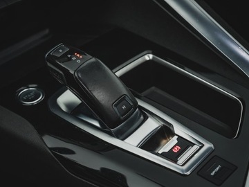 Peugeot 3008 II Crossover 2.0 BlueHDi 180KM 2017 Peugeot 3008 2.0 BlueHDI 180 KM GT, zdjęcie 13