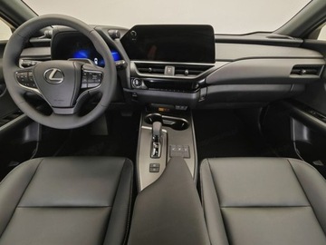 Lexus UX Crossover Facelifting 2.0 300h 199KM 2025 Od ręki - 300h F Sport Design 2.0 Hybrid Dynamic Force 199KM, zdjęcie 4