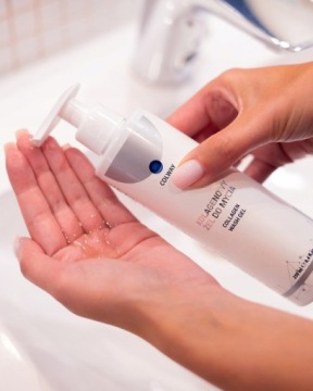 Colway КОЛЛАГЕНОВЫЙ ГЕЛЬ ДЛЯ МЫТЬЯ ЛИЦА И ТЕЛА