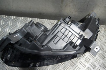 ФОНАРЬ ПЕРЕДНИЙ ПРАВЫЙ SCENIC IV LED 260100943R