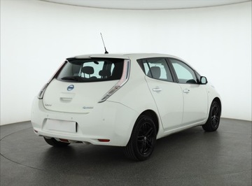 Nissan Leaf I Hatchback 5d Facelifting Elektryczny 109KM 2017 Nissan Leaf 30 kWh, SoH 76%, Salon Polska, zdjęcie 4