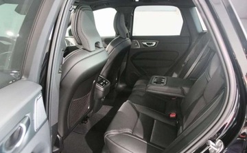 Volvo XC60 II Crossover Facelifting 2.0 B5 250KM 2025 Volvo XC 60 Volvo XC 60 B5 B AWD Ultra Black Edition 2.0 Hybryda 250KM, zdjęcie 10