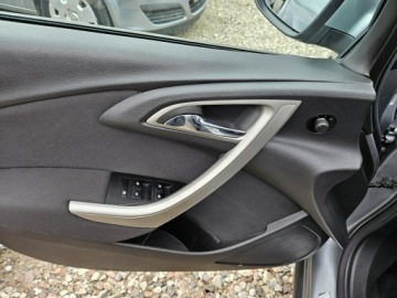 Opel Astra J Hatchback 5d 1.6 Twinport ECOTEC 115KM 2010 Opel Astra Opłacona Zdrowa Zadbana Serwisowana, zdjęcie 12