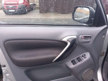 Toyota RAV4 II 2003 Toyota RAV4 Toyota RAV4 2.0 d 4x4 2.0 Diesel 85KM, zdjęcie 19