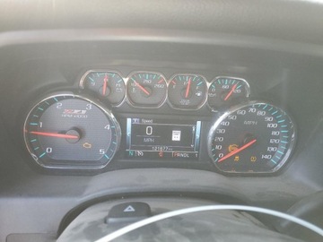 Chevrolet Silverado II 2018 Chevrolet Silverado K2500 Heavy Duty LTZ 2018 6.6l 6.6 Diesel 445KM, zdjęcie 9