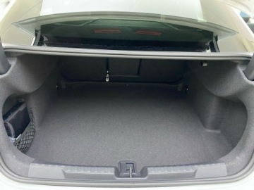 Audi A3 8Y Limousine Facelifting 1.5 35 TFSI 150KM 2025 AUDI A3 35 TFSI S Line Sedan 1.5 (150KM) 2025, zdjęcie 16