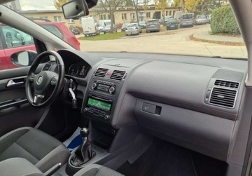 Volkswagen Touran II 1.6 TDI 105KM 2012 Volkswagen Touran 1.6 TDI 7 FOTELI Zero Rdzy Bardzo zadbany 1.6 Diesel, zdjęcie 11